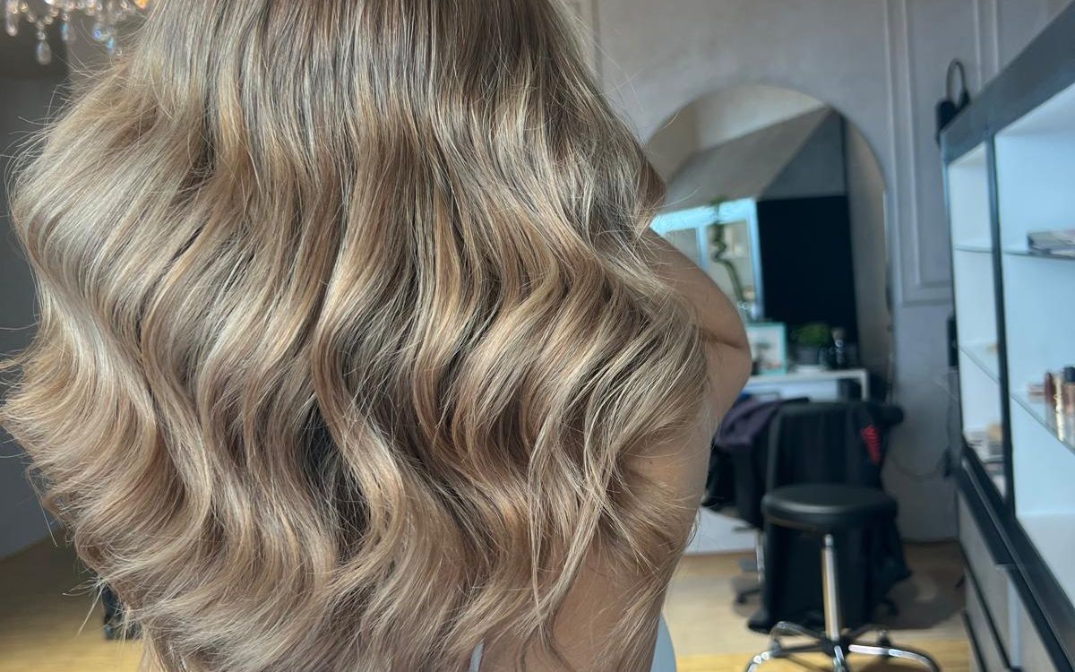 Balayage in Beige mit sanften, natürlichen Übergängen